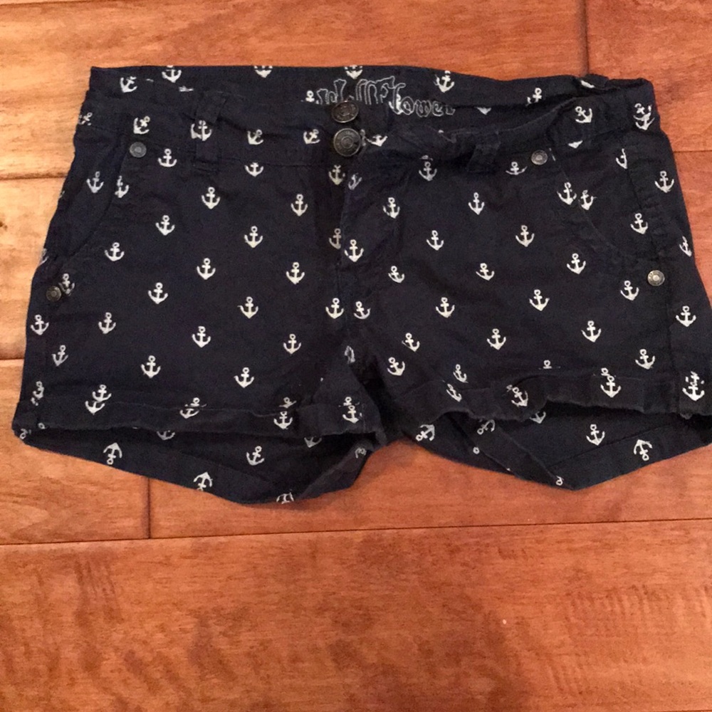 Wallflower shorts
